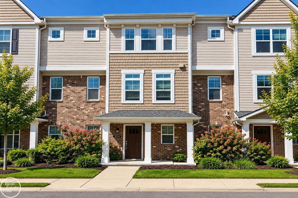 3714 E Madison Boulevard, Lake Orion, MI 48359