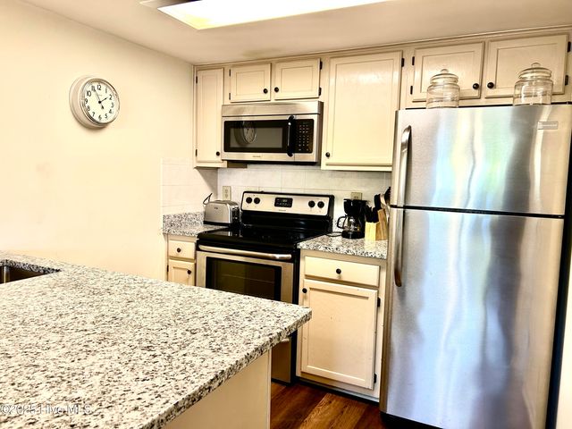 118 Dock Street Apt 8, Wilmington, NC 28401
