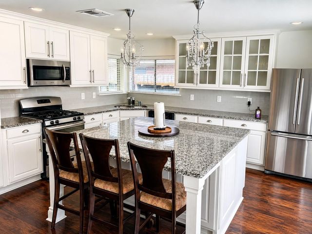 2450 Parkwood Lane, Sugar Land, TX 77479