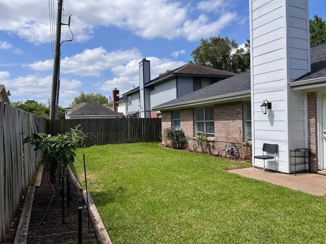 2450 Parkwood Lane, Sugar Land, TX 77479