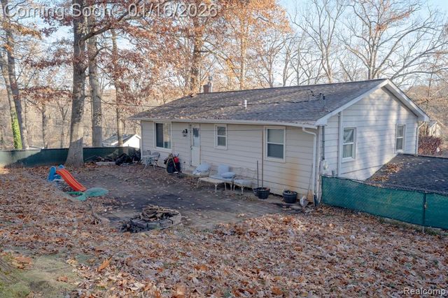 1636 Inner Drive, Ortonville, MI 48462