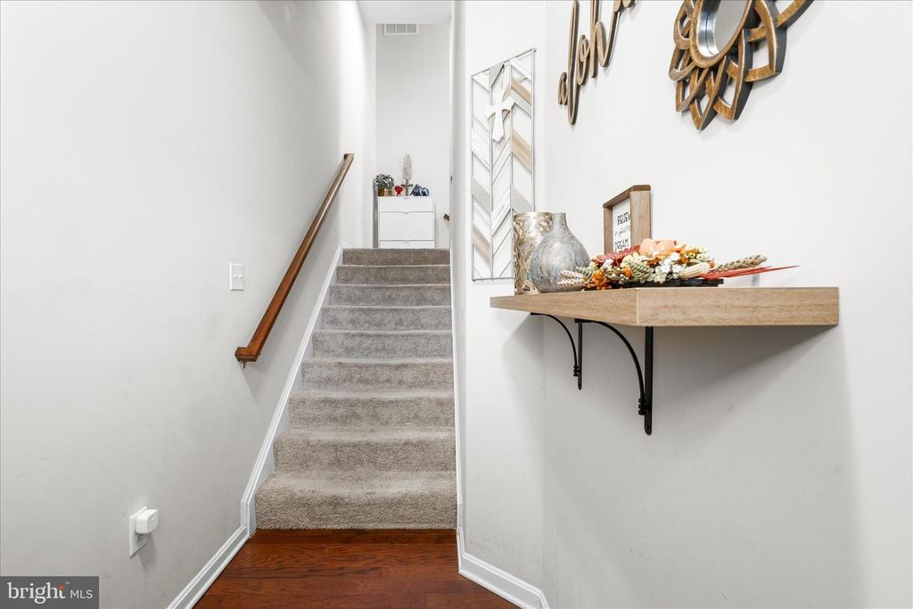 Image 13 of property listing at 4668 CAMBRIA RD, Frederick, MD 21703