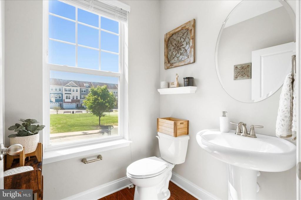 Image 15 of property listing at 4668 CAMBRIA RD, Frederick, MD 21703
