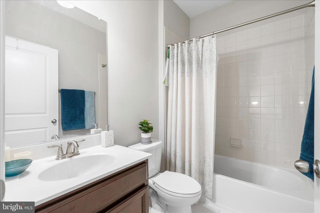 Image 22 of property listing at 4668 CAMBRIA RD, Frederick, MD 21703