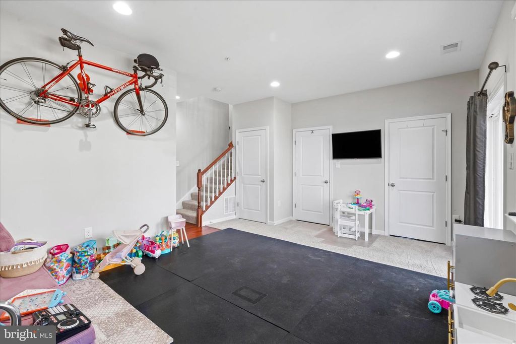 Image 26 of property listing at 4668 CAMBRIA RD, Frederick, MD 21703