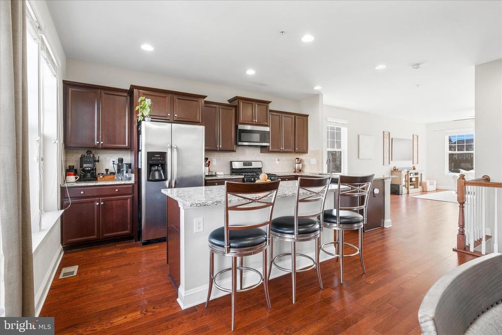 Image 3 of property listing at 4668 CAMBRIA RD, Frederick, MD 21703