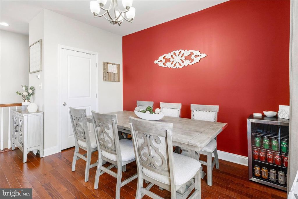 Image 9 of property listing at 4668 CAMBRIA RD, Frederick, MD 21703