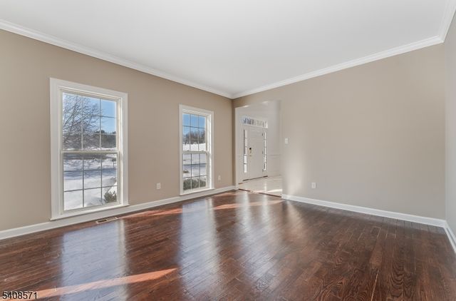 215 Kuhl Rd, Raritan Twp., NJ 08822