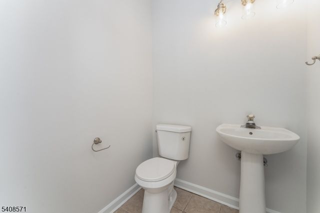 215 Kuhl Rd, Raritan Twp., NJ 08822