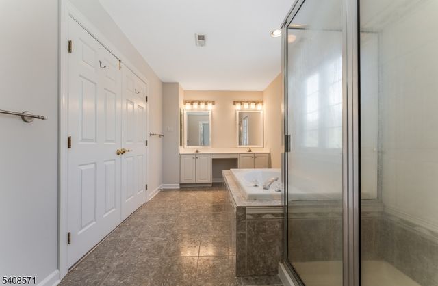 215 Kuhl Rd, Raritan Twp., NJ 08822