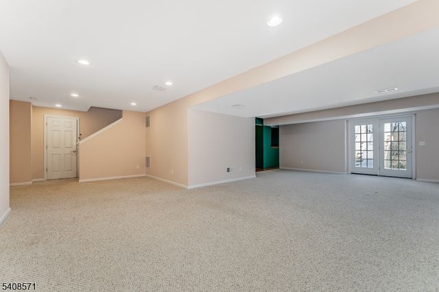 215 Kuhl Rd, Raritan Twp., NJ 08822