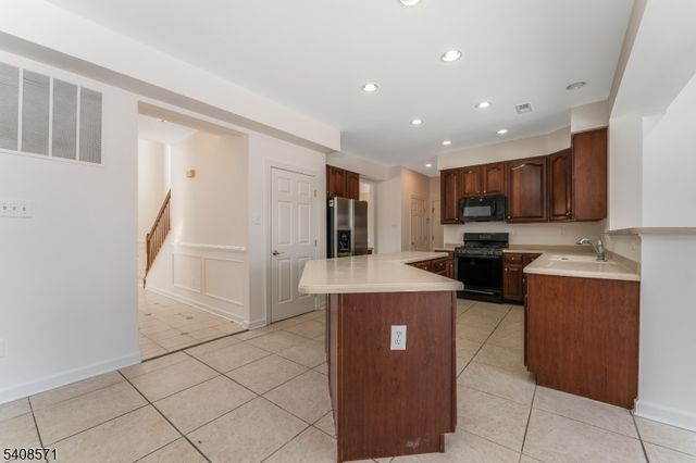 215 Kuhl Rd, Raritan Twp., NJ 08822