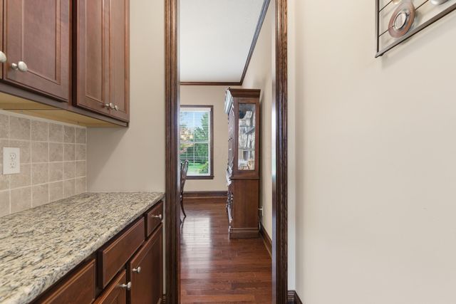 4550 Village Club Drive, Powell, OH 43065