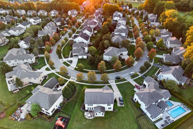 4550 Village Club Drive, Powell, OH 43065