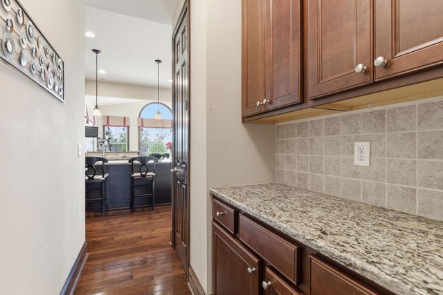 4550 Village Club Drive, Powell, OH 43065