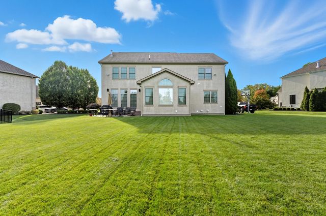 4550 Village Club Drive, Powell, OH 43065