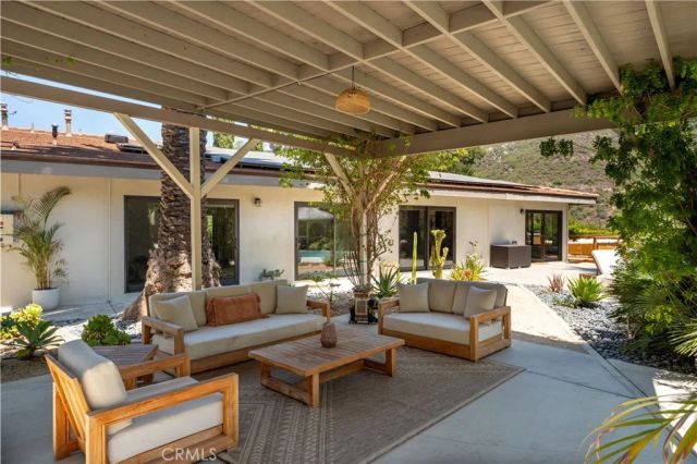 24537 Dry Canyon Cold Creek Road, Calabasas, CA 91302