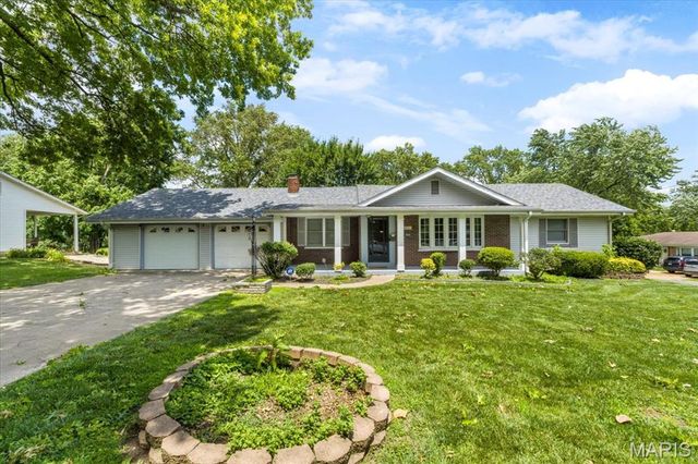 1265 Saint Michael Street, Florissant, MO 63031