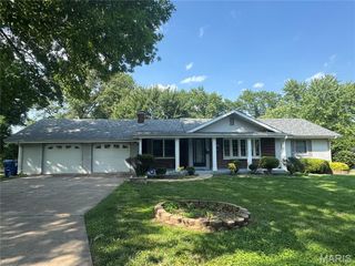 1265 Saint Michael Street, Florissant, MO 63031