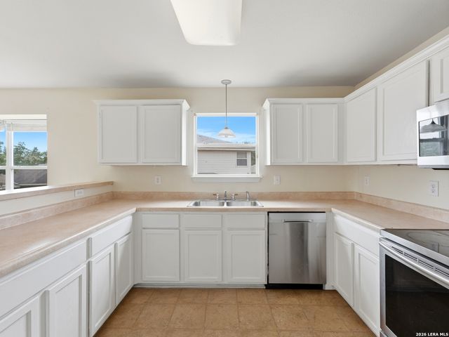 7407 GAMBLE OAK DR, San Antonio, TX 78223