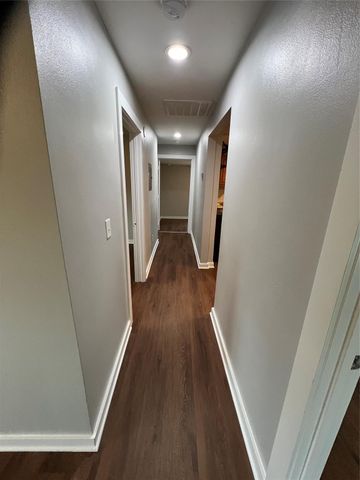 241 Benbo ST, Seguin, TX 78155