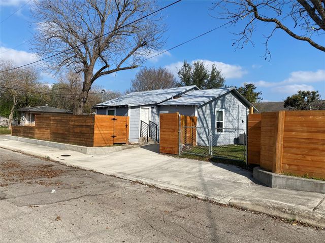 241 Benbo ST, Seguin, TX 78155