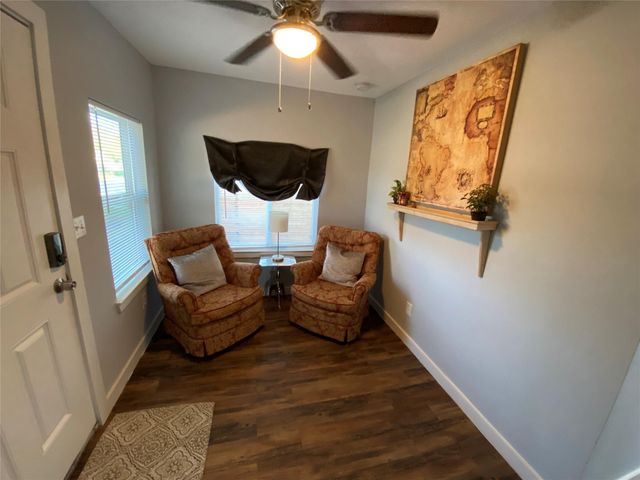 241 Benbo ST, Seguin, TX 78155