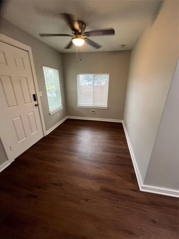 241 Benbo ST, Seguin, TX 78155