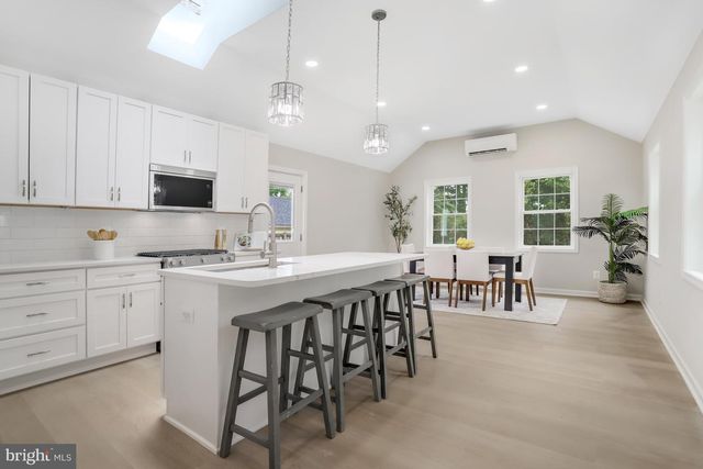 6916 COLUMBIA DR, Alexandria, VA 22307