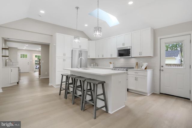 6916 COLUMBIA DR, Alexandria, VA 22307