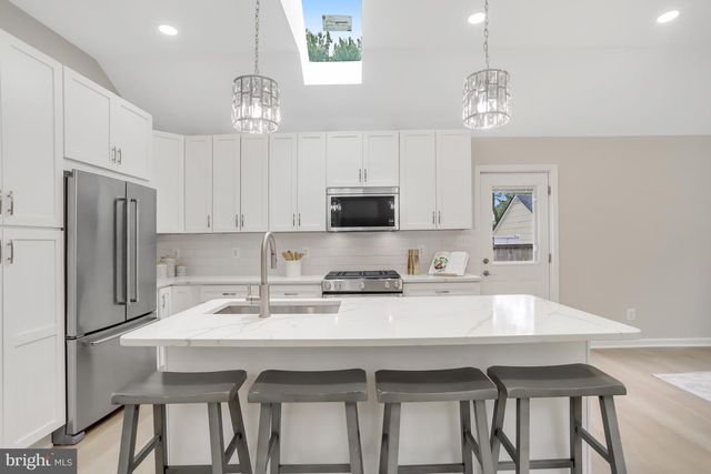 6916 COLUMBIA DR, Alexandria, VA 22307