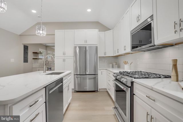 6916 COLUMBIA DR, Alexandria, VA 22307