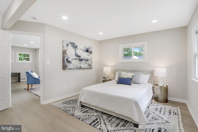 6916 COLUMBIA DR, Alexandria, VA 22307