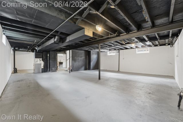 19420 Berg Road, Detroit, MI 48219