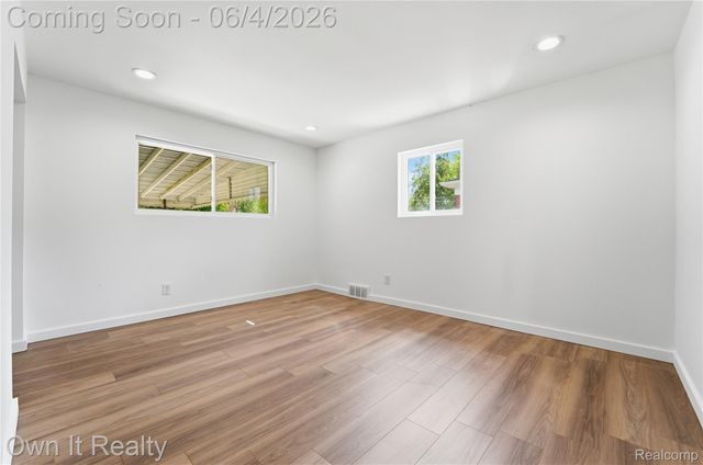 19420 Berg Road, Detroit, MI 48219