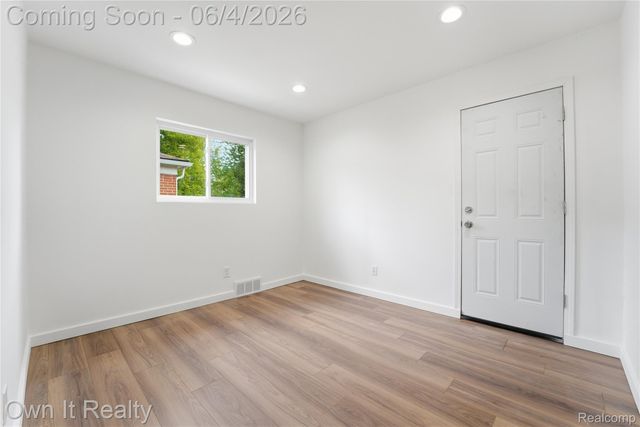 19420 Berg Road, Detroit, MI 48219