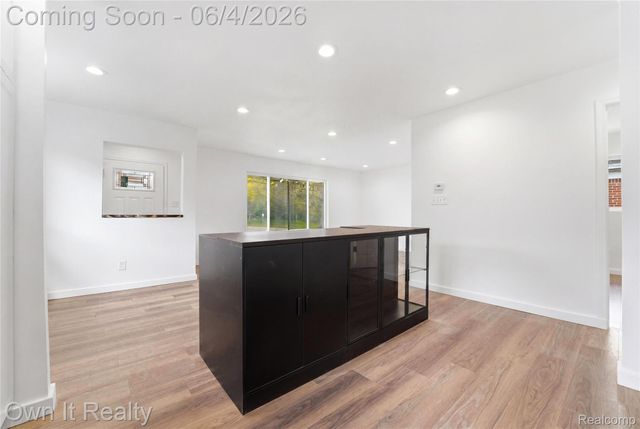 19420 Berg Road, Detroit, MI 48219