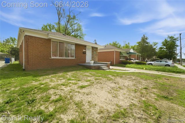 19420 Berg Road, Detroit, MI 48219