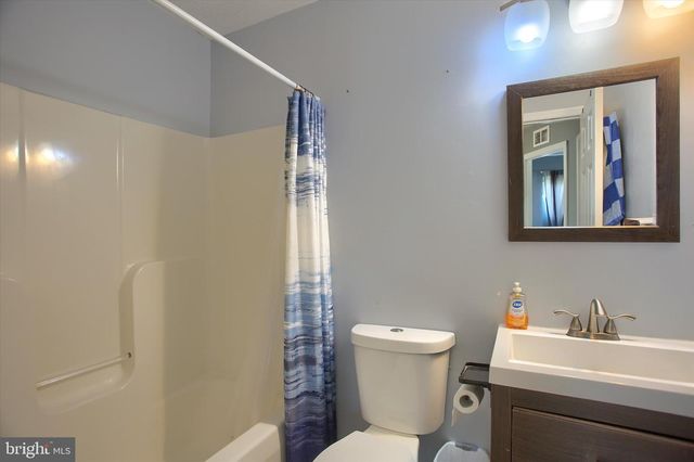 166 COUNTRY RIDGE DR, Red Lion, PA 17356