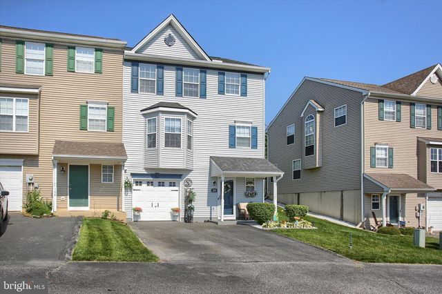 166 COUNTRY RIDGE DR, Red Lion, PA 17356