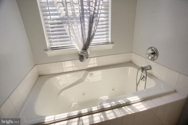 166 COUNTRY RIDGE DR, Red Lion, PA 17356