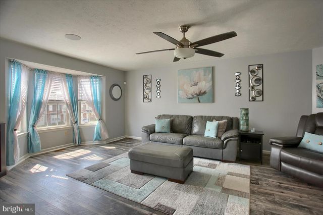 166 COUNTRY RIDGE DR, Red Lion, PA 17356
