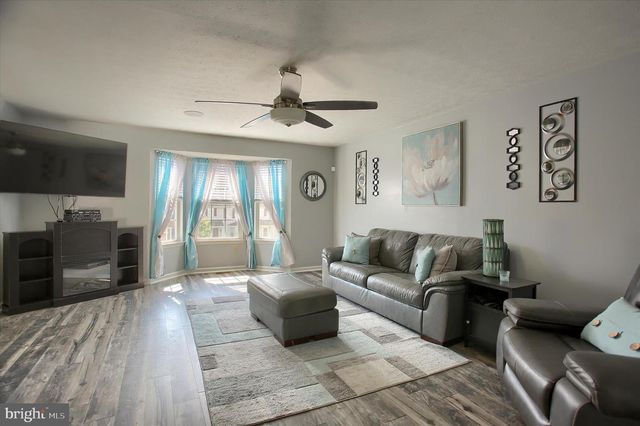 166 COUNTRY RIDGE DR, Red Lion, PA 17356