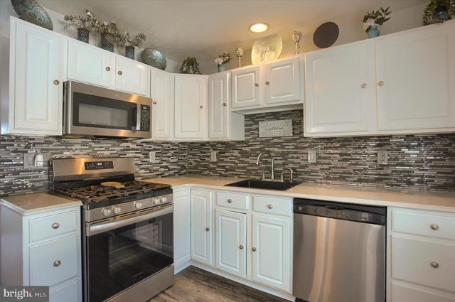166 COUNTRY RIDGE DR, Red Lion, PA 17356