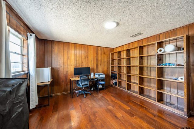 322 N Oleander Street, Grand Saline, TX 75140