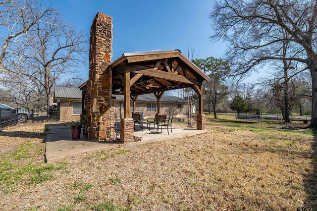 322 N Oleander Street, Grand Saline, TX 75140