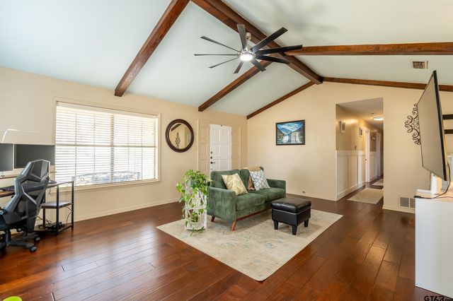 322 N Oleander Street, Grand Saline, TX 75140