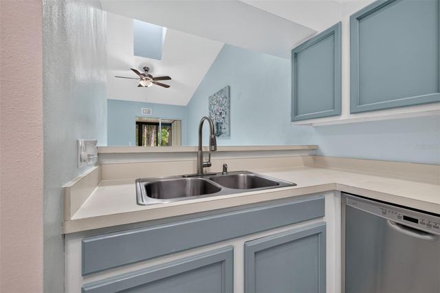 5808 RED CEDAR LANE, Tampa, FL 33625