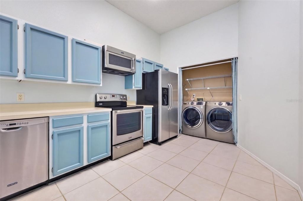 Image 6 of property listing at 5808 RED CEDAR LANE, Tampa, FL 33625