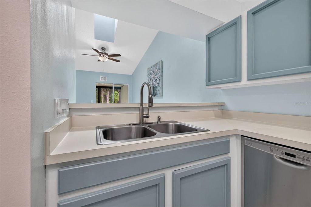 Image 9 of property listing at 5808 RED CEDAR LANE, Tampa, FL 33625